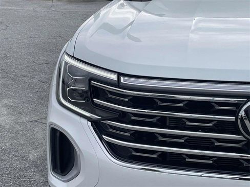 New 2025 Volkswagen Atlas SEL image 11