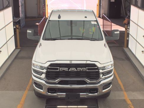 Used 2026 RAM 2500 Big Horn AWD/4WD image 3