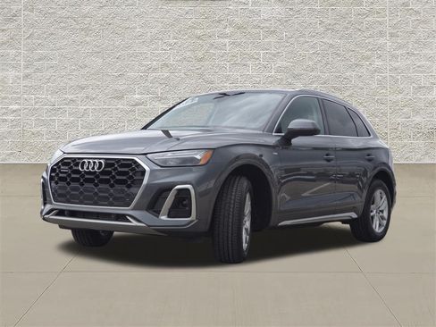 Certified 2023 Audi Q5 2.0T Premium w/ Convenience Package AWD/4WD image 3