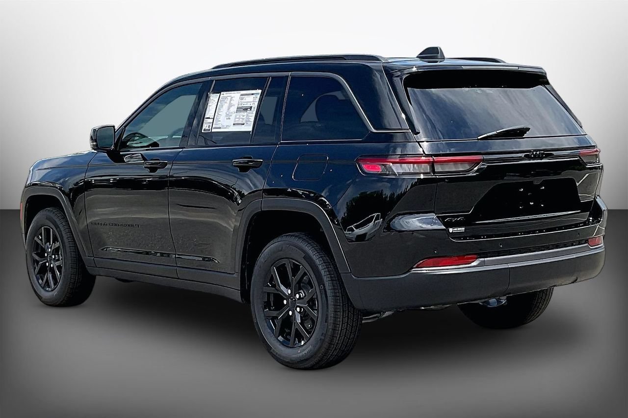 New 2026 Jeep Grand Cherokee Altitude AWD/4WD image 6