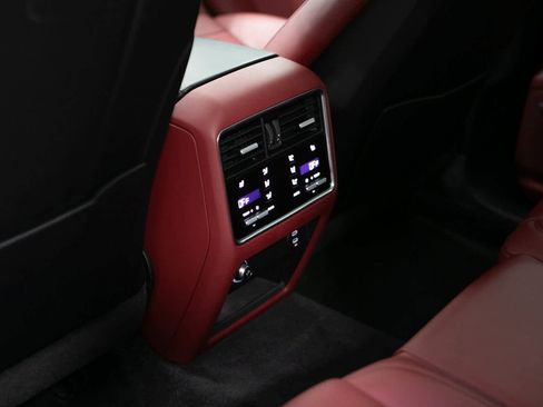 Certified 2022 Porsche Cayenne S image 20