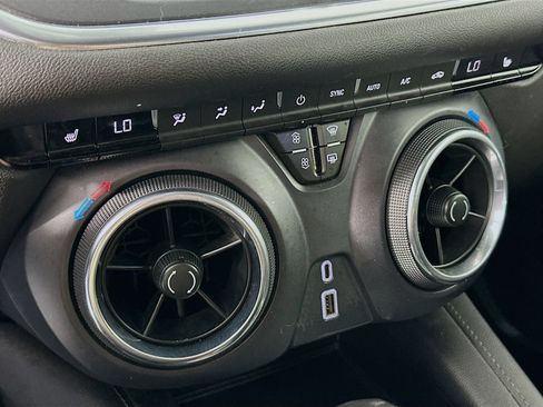Used 2020 Chevrolet Blazer LT FWD image 16