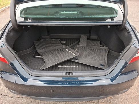 Used 2020 Toyota Camry LE image 29