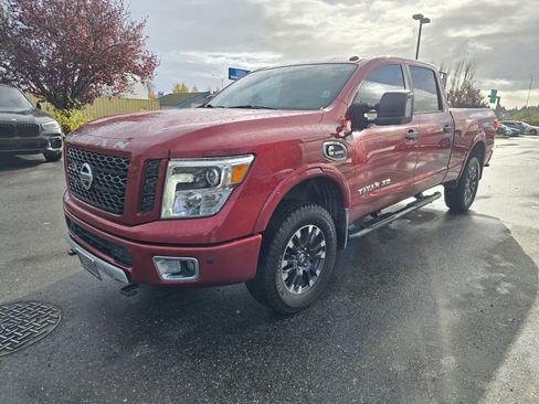 Used 2018 Nissan Titan PRO-4X w/ Pro-4x Convenience Package image 3