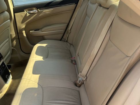 Used 2013 Chrysler 300 image 12