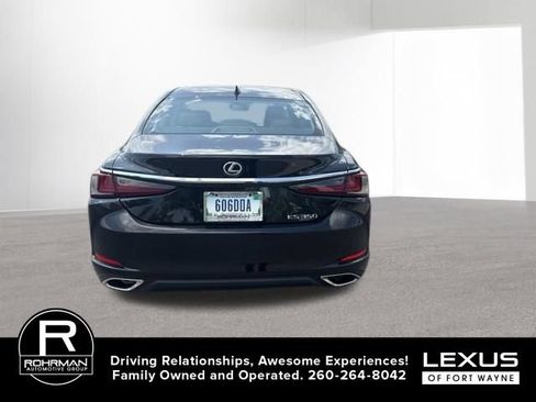 Used 2025 Lexus ES 350 w/ Premium Package FWD image 7