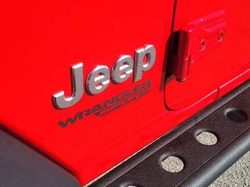 Used 2019 Jeep Wrangler Sport image 12