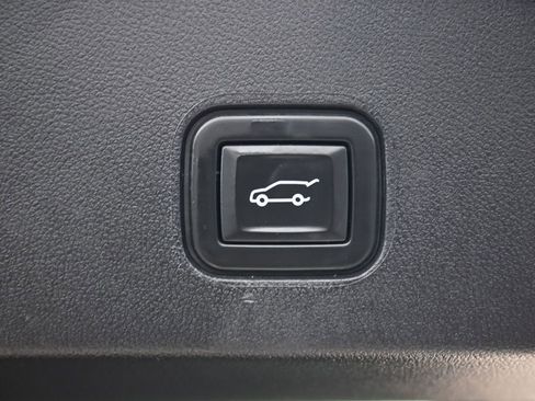 Used 2024 Cadillac Lyriq Tech RWD image 40