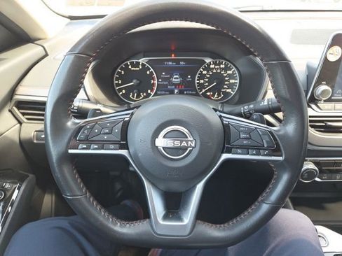 Used 2024 Nissan Altima 2.5 SR image 17