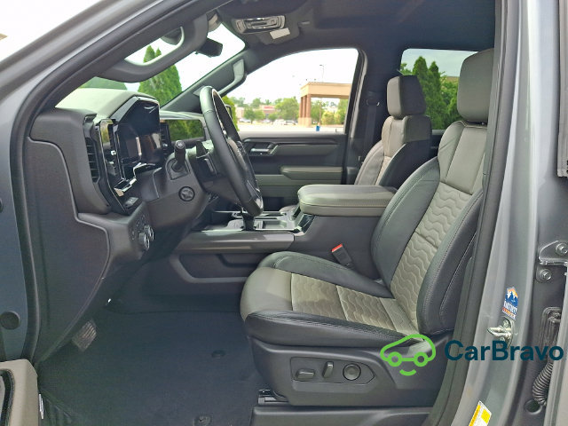 Used 2024 Chevrolet Silverado 1500 ZR2 w/ Technology Package AWD/4WD image 14