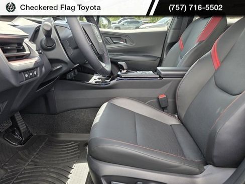 New 2026 Toyota Prius Plug-In Hybrid image 4