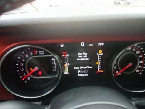 Used 2021 Jeep Gladiator Rubicon AWD/4WD image 14