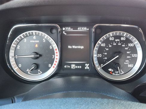 Used 2017 Nissan Titan Platinum Reserve image 19