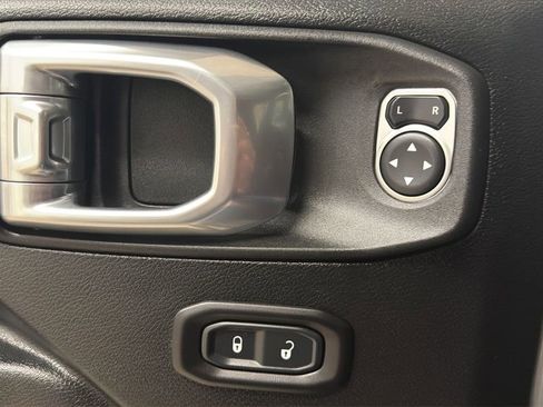 Used 2021 Jeep Wrangler Unlimited Rubicon AWD/4WD image 22