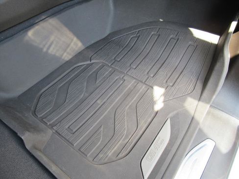 Used 2024 GMC Sierra 1500 SLT w/ SLT Premium Plus Package image 33