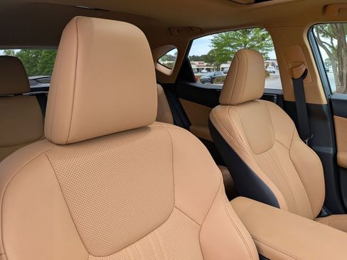 Used 2025 Lexus NX 250 FWD w/ Accessory Package (2T) image 19