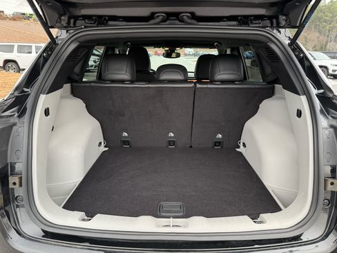 Used 2024 Jeep Compass Limited image 29