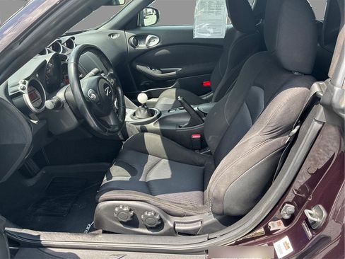 Used 2010 Nissan 370Z Roadster RWD image 11