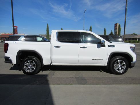 Used 2024 GMC Sierra 1500 SLT image 4