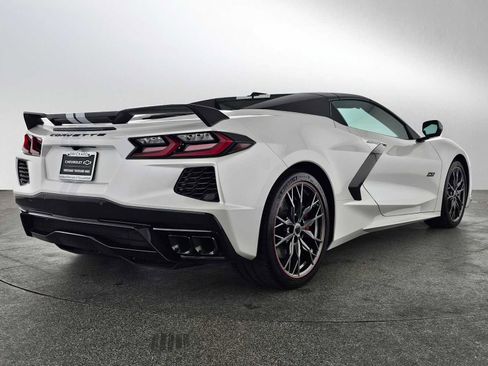 Used 2023 Chevrolet Corvette Stingray Premium Conv w/ Z51 Performance Package image 3