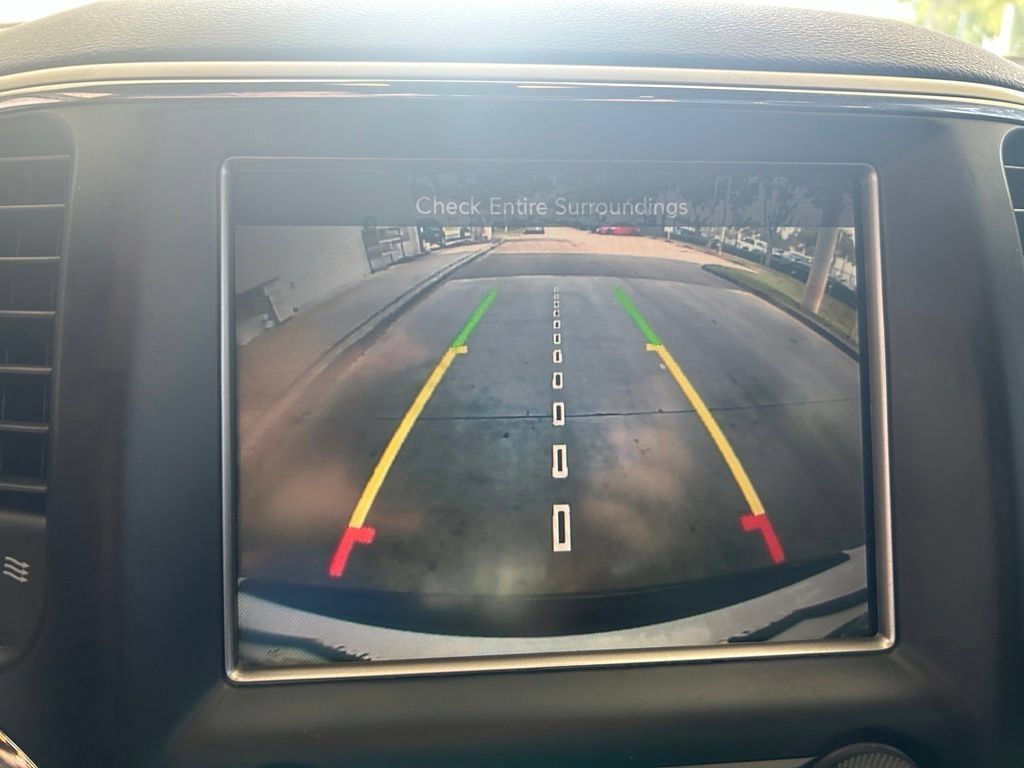 Used 2017 Jeep Grand Cherokee Altitude RWD image 10