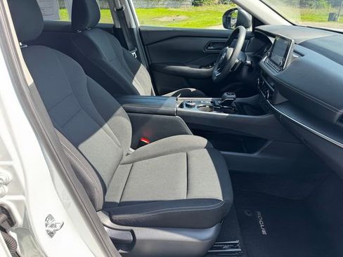 Used 2024 Nissan Rogue S AWD/4WD image 14