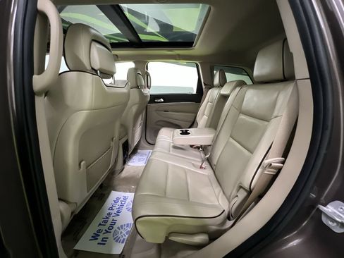 Used 2019 Jeep Grand Cherokee Overland AWD/4WD image 29
