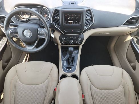 Used 2019 Jeep Cherokee Latitude w/ Popular Appearance Group FWD image 26