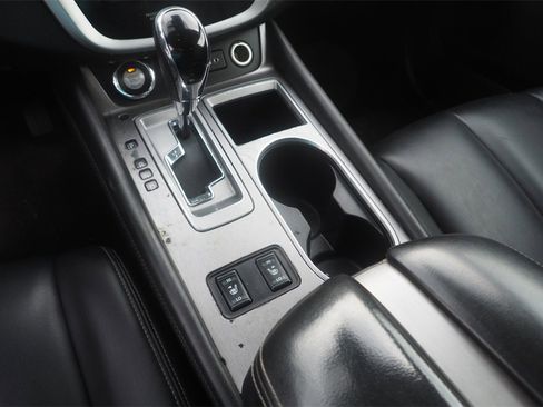 Used 2022 Nissan Murano SV image 11