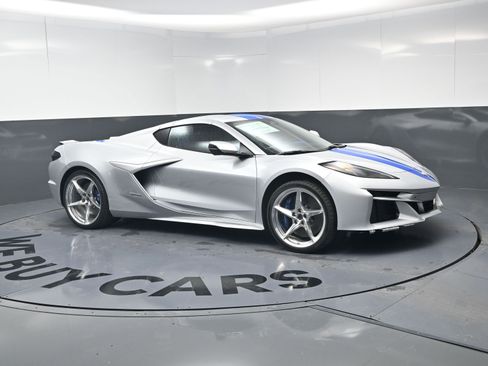 New 2026 Chevrolet Corvette E-Ray w/ Chrome Exterior Badge Package AWD/4WD image 2