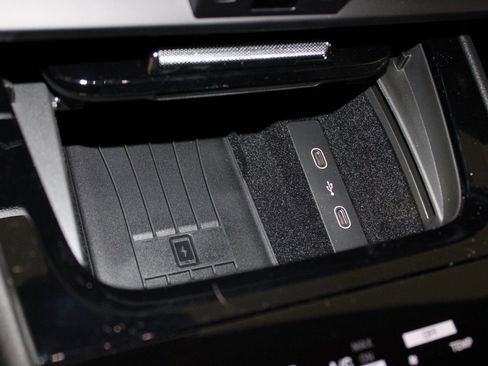 New 2026 Porsche Cayenne image 32