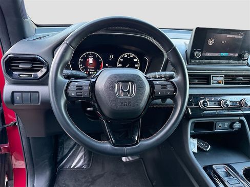 Used 2023 Honda Pilot Sport image 11