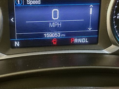 Used 2019 Chevrolet Equinox LT w/ Driver Convenience Package AWD/4WD image 19