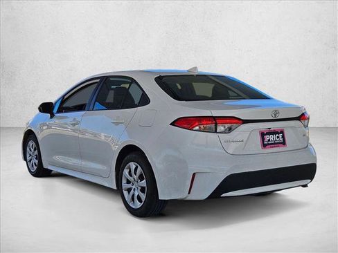Used 2022 Toyota Corolla LE image 7