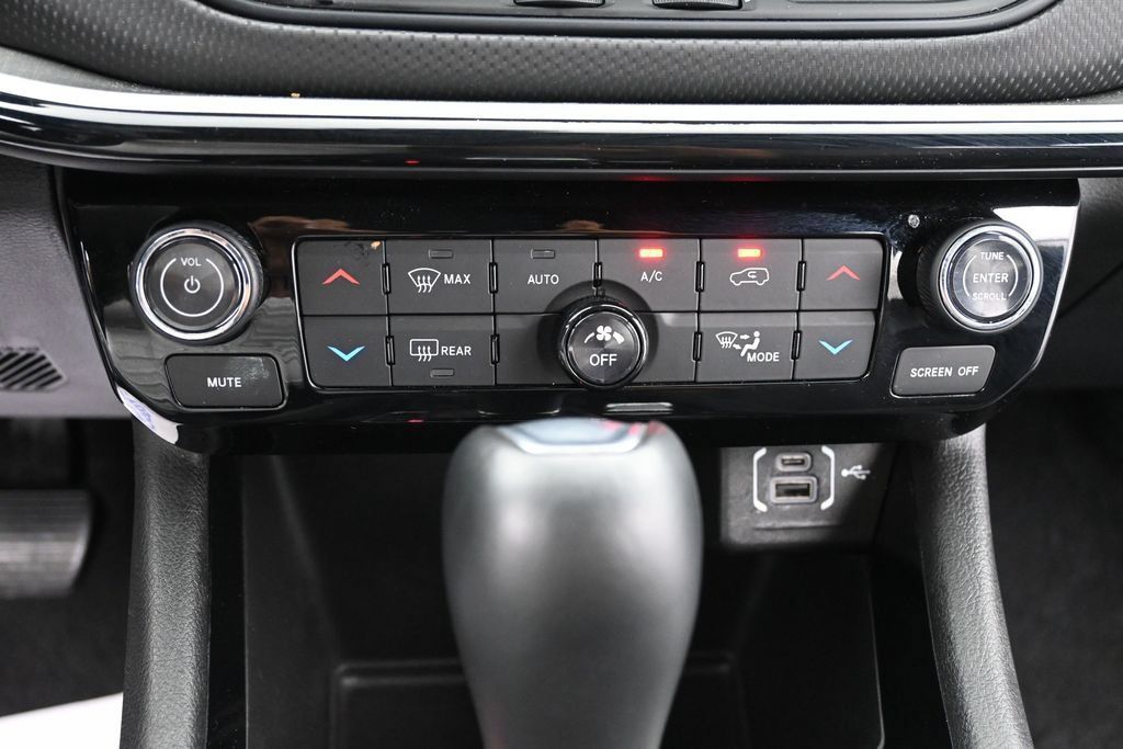 Used 2025 Jeep Compass Trailhawk AWD/4WD image 10