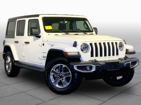 Used 2021 Jeep Wrangler Unlimited Sahara w/ Dual Top Group AWD/4WD image 3
