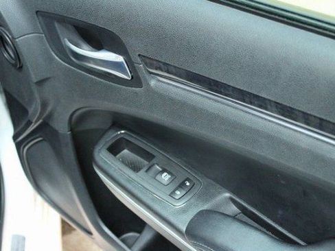 Used 2023 Chrysler 300 Touring L w/ Popular Equipment Group image 9