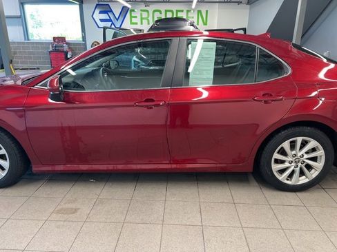 Used 2021 Toyota Camry LE image 4