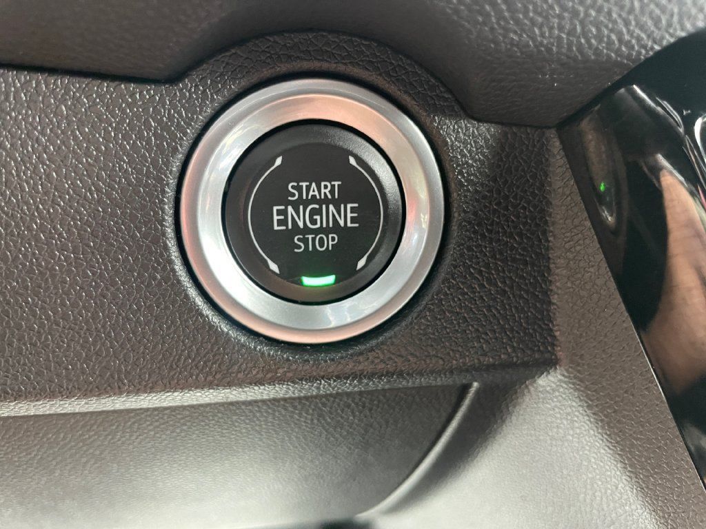 Used 2024 Chevrolet Traverse LT w/ LPO, Floor Liner Package FWD image 41