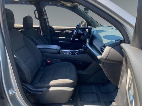 Used 2024 Chevrolet Traverse LT w/ Enhanced Driving Package FWD image 15