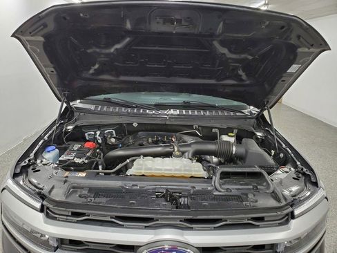 Used 2024 Ford Expedition Max XLT image 9