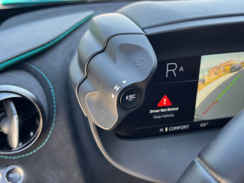 Used 2024 McLaren 750S Spider RWD image 26