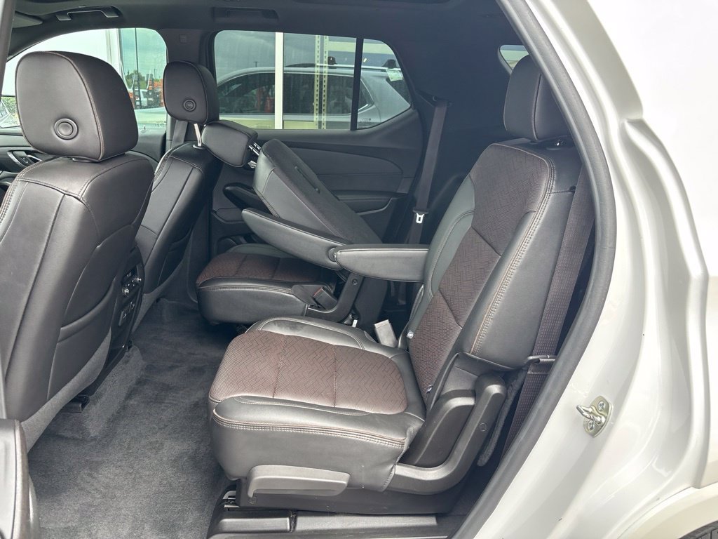 Used 2023 Chevrolet Traverse High Country AWD/4WD image 10