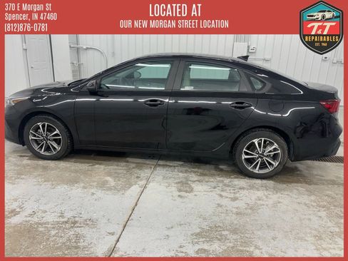 Used 2023 Kia Forte LXS w/ LXS Technology Package FWD image 3