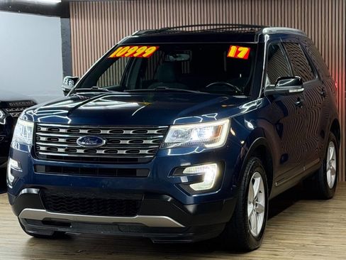 Used 2017 Ford Explorer XLT w/ Equipment Group 201A AWD/4WD image 1