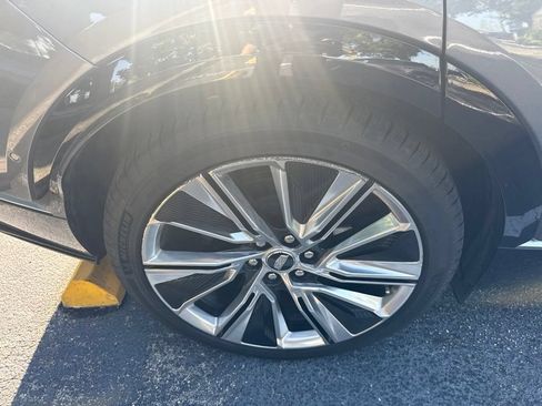 Used 2023 Cadillac Lyriq 2WD image 14