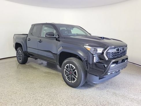 Used 2025 Toyota Tacoma TRD Sport RWD image 3