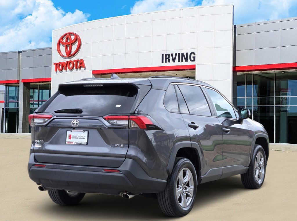 Used 2024 Toyota RAV4 XLE FWD image 4