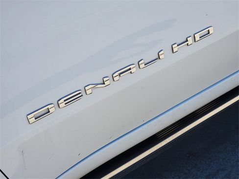 Used 2024 GMC Sierra 2500 Denali w/ Denali Reserve Package image 12