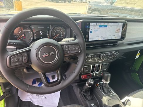 New 2025 Jeep Gladiator Sport image 13